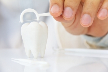 The Dentist in Maryland Tells us about the Signs You May Have Gum Disease, PART 1